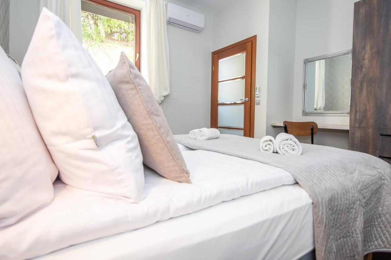 Inpoint 2-Bedrooms Apartment With Private Garden And Free Parking Krakow Exterior photo